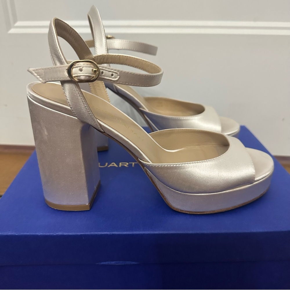 Stuart Weitzman Dana 2 Cream Satin Size 8.5 MSRP $495 Heel